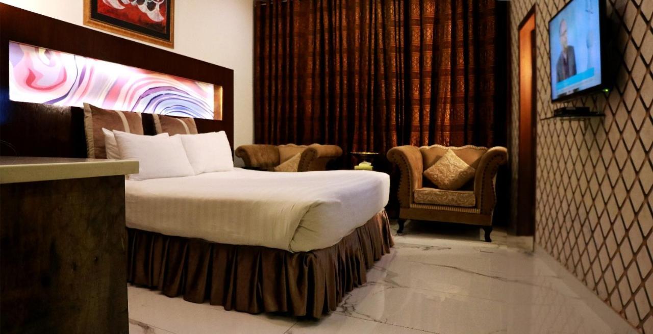 Hilton Suites Лахор Екстер'єр фото