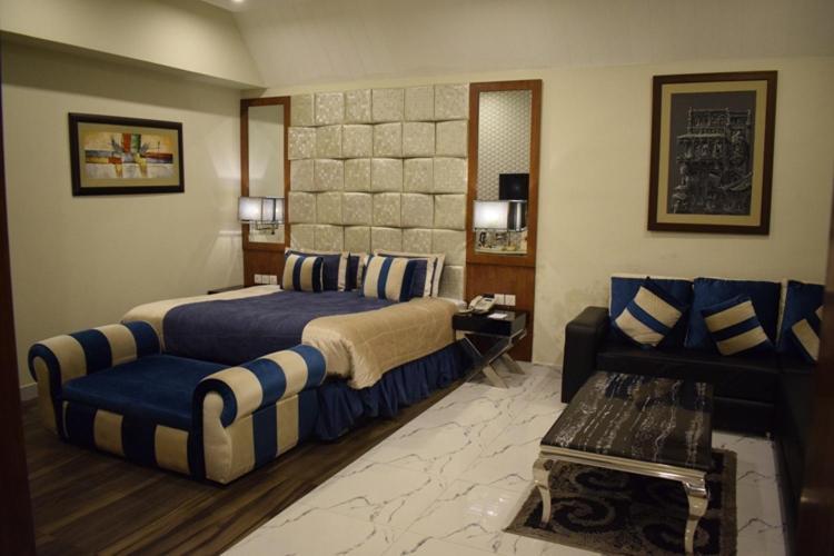 Hilton Suites Лахор Екстер'єр фото