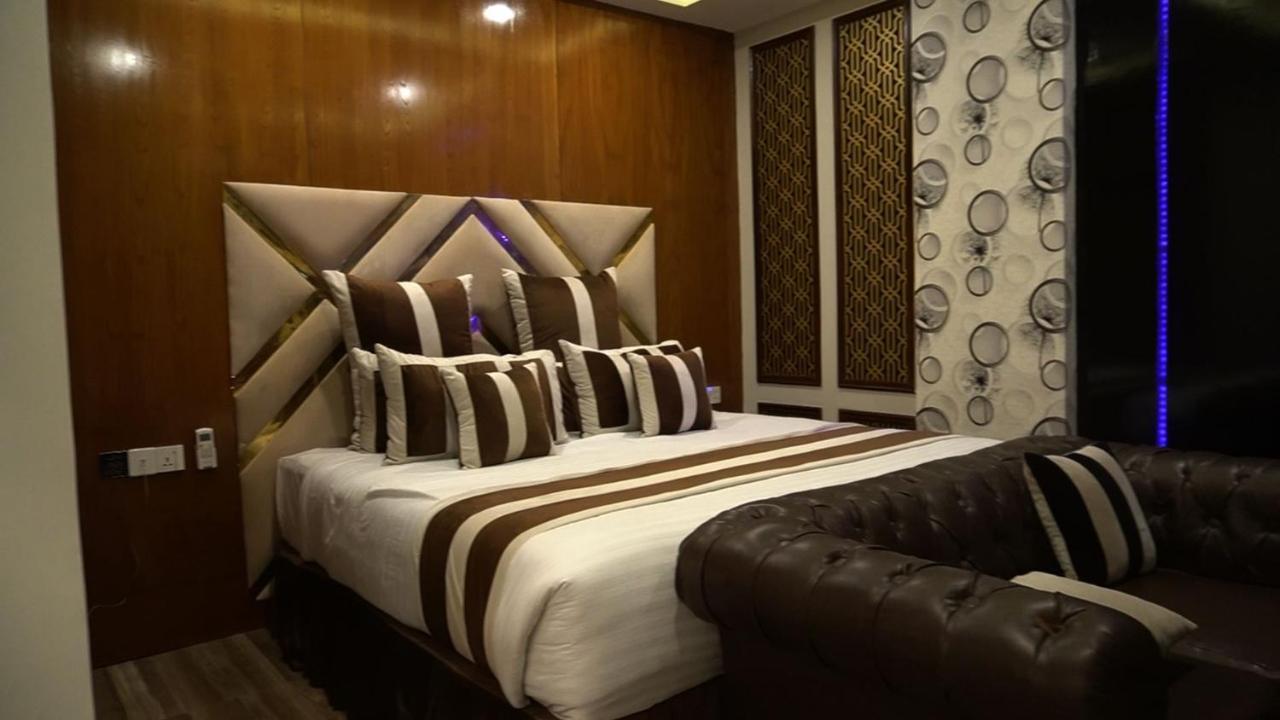 Hilton Suites Лахор Екстер'єр фото