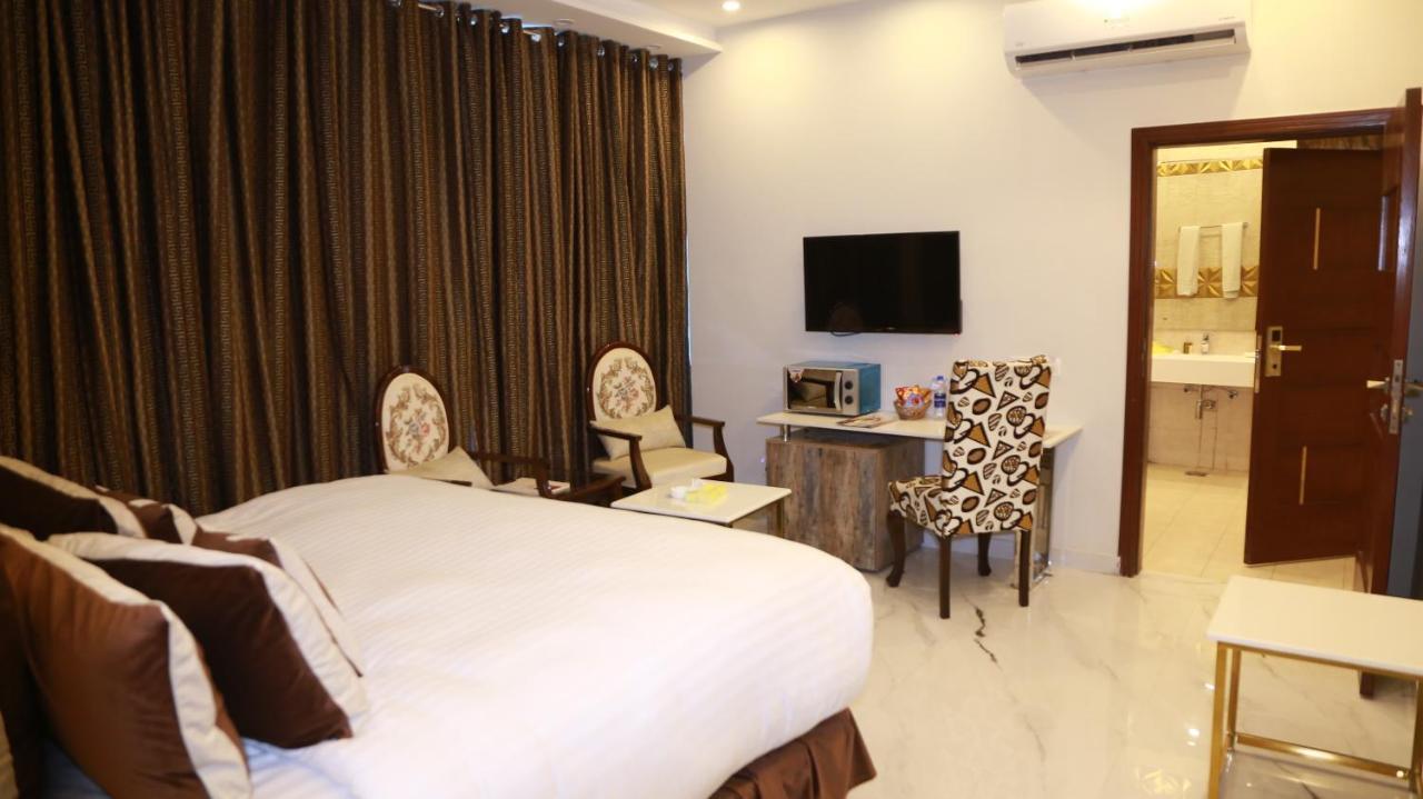 Hilton Suites Лахор Екстер'єр фото