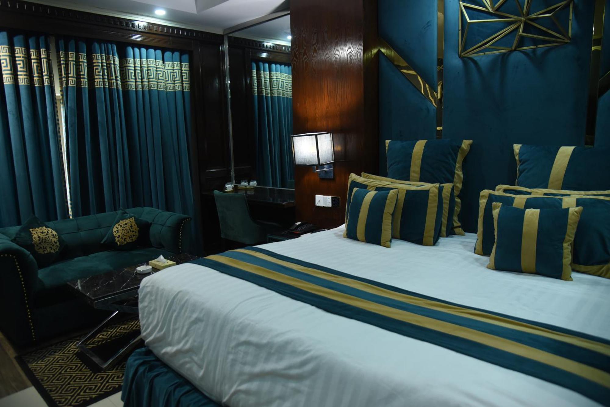 Hilton Suites Лахор Екстер'єр фото