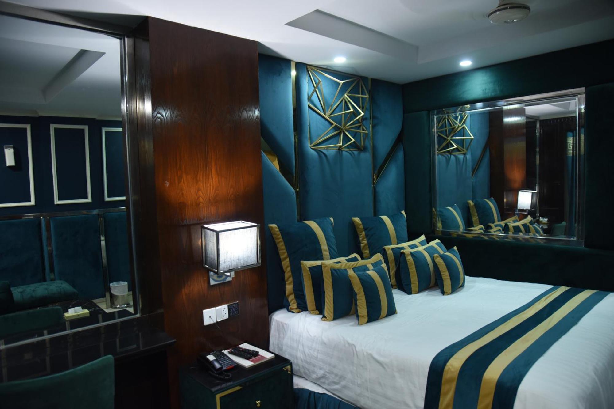 Hilton Suites Лахор Екстер'єр фото