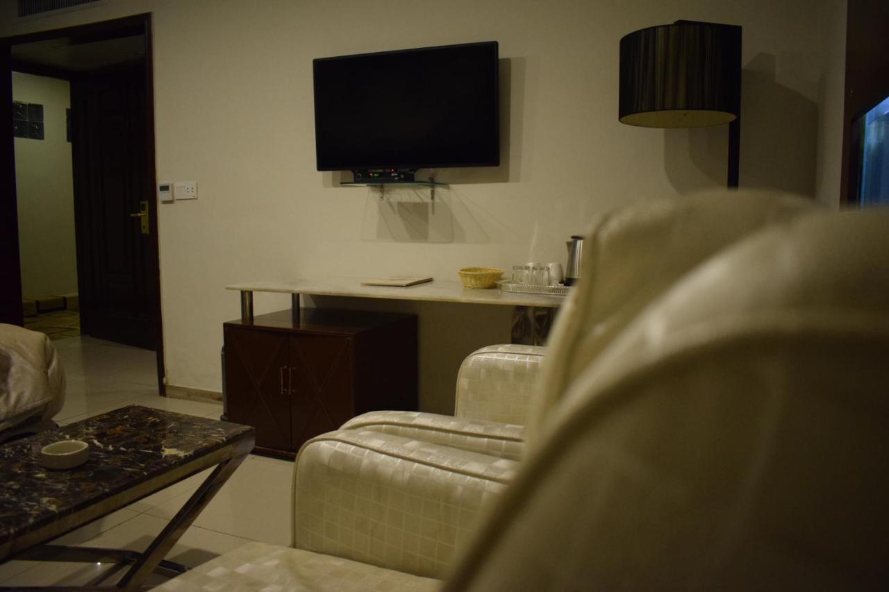 Hilton Suites Лахор Екстер'єр фото