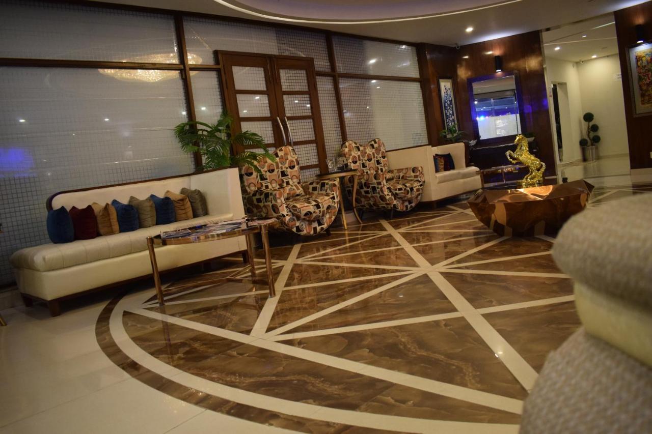 Hilton Suites Лахор Екстер'єр фото